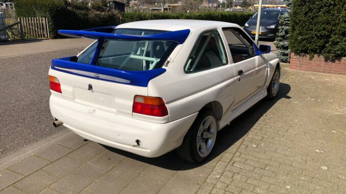 Escort Cosworth rally auto.