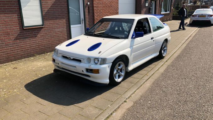 Escort Cosworth rally auto.